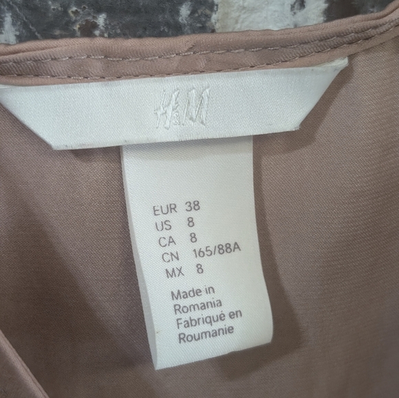 H&M V-Neck Dress-Powder Pink (Rose Gold)-Size 8 - Picture 5 of 9